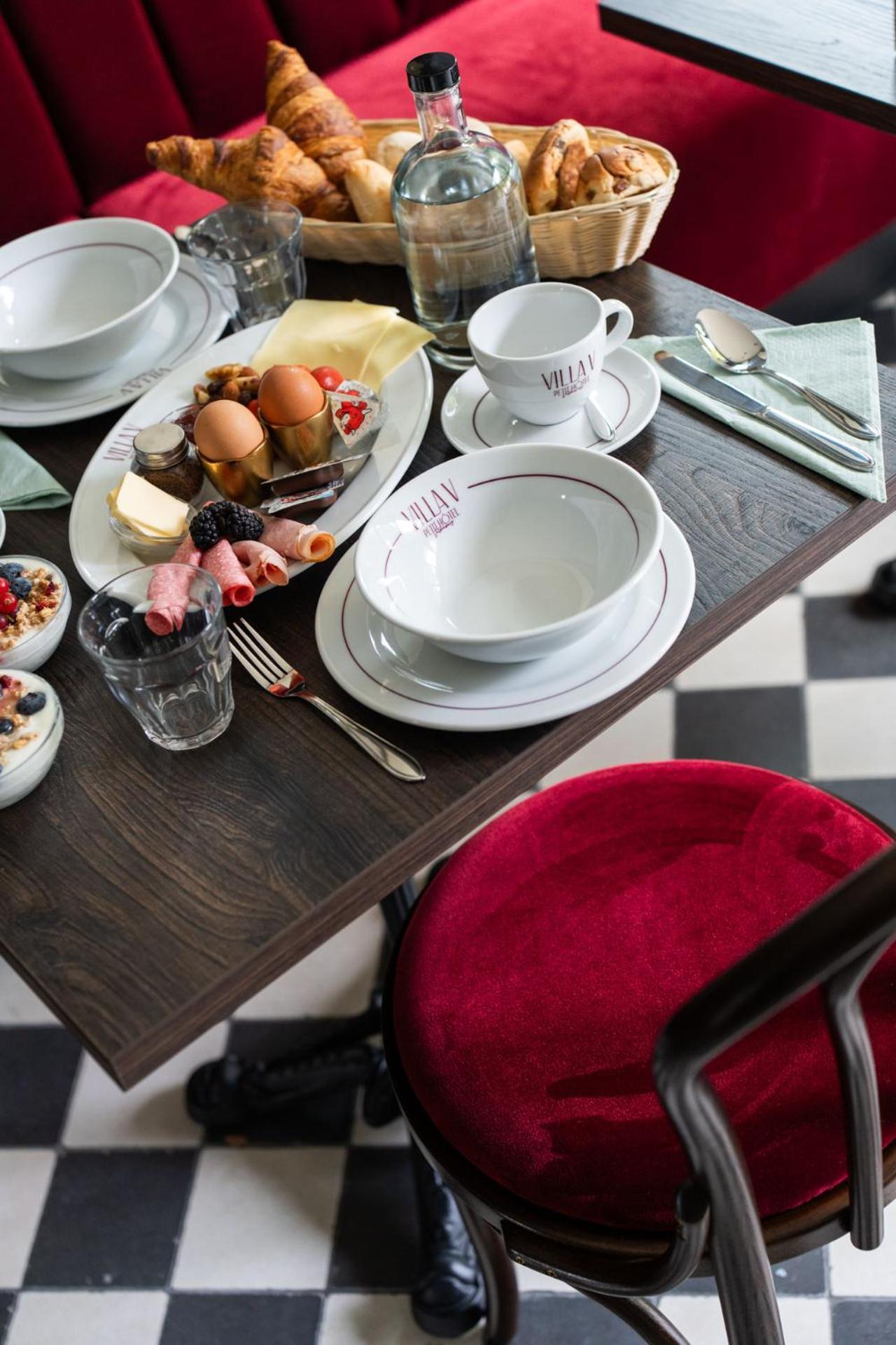 Villa V Petit Hotel Valkenburg aan de Geul Ngoại thất bức ảnh